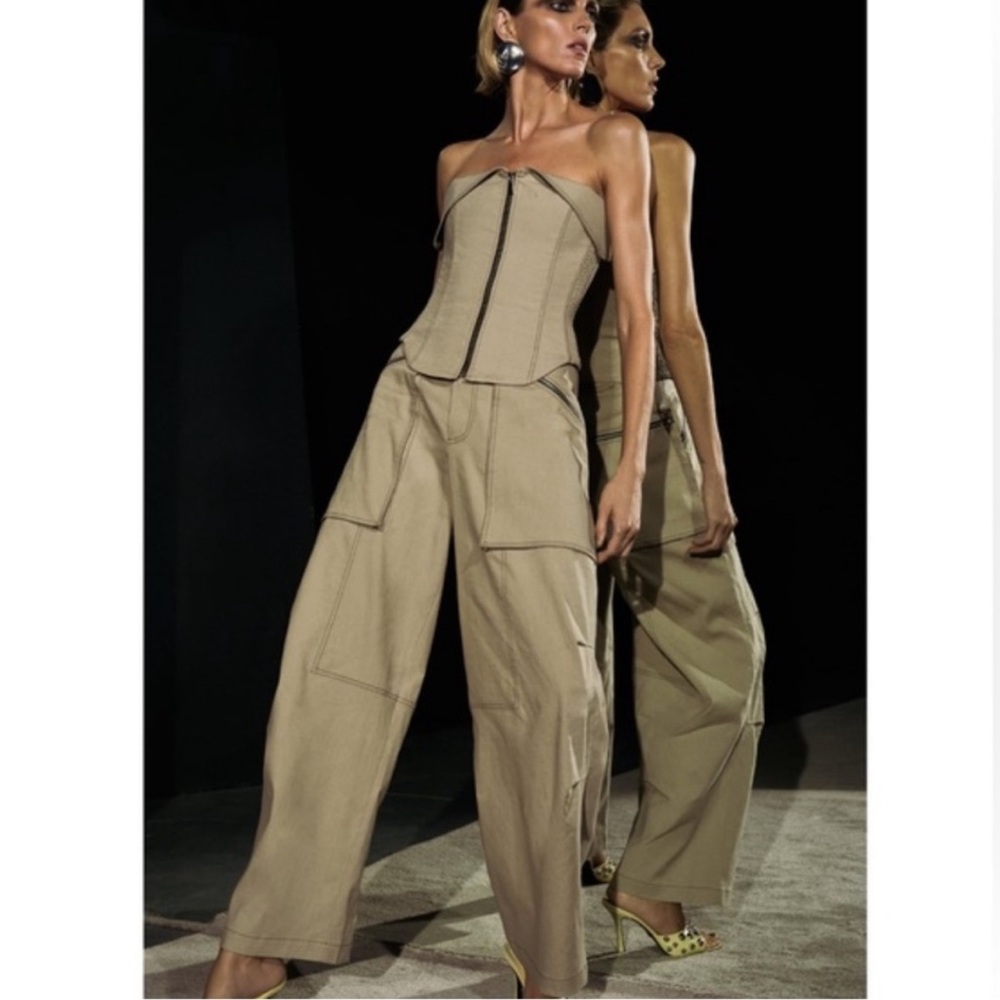 Zara Topstitched Zippered
Pants & Zipper Bustier - Light Khaki